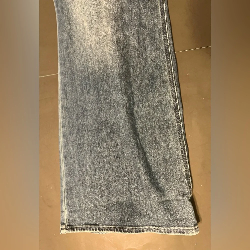 Old Navy Women’s Size 22 High Rise WOW Flare Medium Wash Blue Jeans - Picture 12 of 14